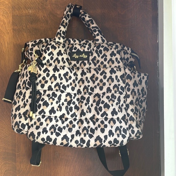 Itzy Ritzy Backpack/Shoulder Diaper Bag - Picture 3 of 4
